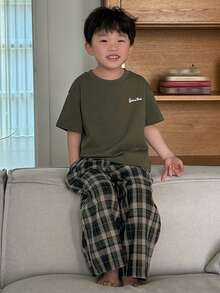 Dazy Kids 年轻男孩字母印花短袖 T 恤和格子裤睡衣套装 - 綠色 - 查看 1