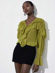 Aveloria Modichic 薄荷绿雪纺荷叶边下摆女士衬衫，V领设计，层叠褶皱波浪元素，法式复古浪漫优雅办公室长袖衬衫 - 綠色 - 查看 3