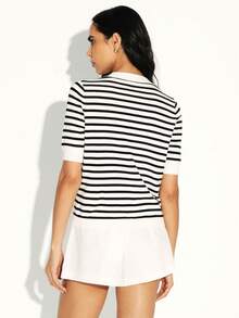 KSTM 条纹纽扣开衫，短袖V领设计，适合休闲夏季穿着 - 黑與白 - 查看 2