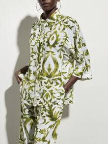 Aveloria Modichic White & Green Contrast Color Ikat Print 2 Pieces Set, Loose Fit Batwing Blouse And Straight Leg Pants, Casual Resort Boho Chic - Green - View 3
