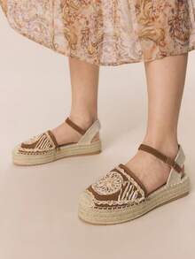 Styleloop Women's Vacation Casual Sequin Embroidered Platform Loafers - Brown - View 2