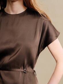 Revavyn Revavyn Áo sơ mi nữ Tencel dáng chữ H cổ tròn tay cánh dơi xếp ly thắt eo kiểu dáng thường ngày/công sở - màu nâu - Xem 3
