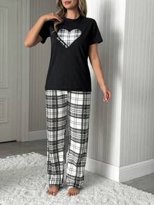 SHEIN PLUS SIZE Cotton 2 Pcs V Neck Black Top With Plaid Heart Print,Short Sleeve And Relaxed Long Pants Lounge Pajama Set - Black and White - View 4