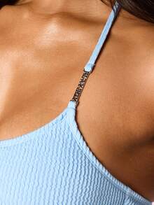 Missguided x Playboy Maiô feminino monokini canelado com recortes e amarração nas costas, ideal para o verão na praia ou piscina. Perfeito para férias na praia ou piscina. - Azul - Ver 5