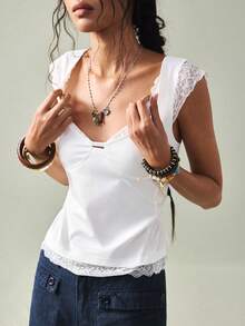 SoleilVie 女士休闲简约法式纯色蕾丝拼接T恤 夏季 夏季T恤 夏季服装 女士休闲T恤 女士优雅T恤 女士优雅T恤 白色T恤 蕾丝白色上衣 蕾丝边上衣 白色上衣 女士白色上衣 女士优雅白色束身衣 女士紧身衣 女士背心 女士夏季上衣 女士夏季可爱上衣 - 白色 - 查看 7