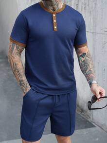 Manfinity CasualCool Tricou bărbătesc cu mânecă scurtă, cu guler rotund și nasturi, cu jumătate de fantă, și pantaloni scurți cu buzunar, ținută casual de zi cu zi - Multicolor - Vizualizare 4