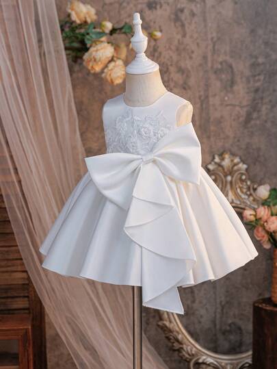 Glamorique Kids 女婴白色缎面连衣裙，饰有大蝴蝶结，无袖高档花童礼服，适合婚礼、生日、舞台表演、宴会派对等场合，优雅公主裙