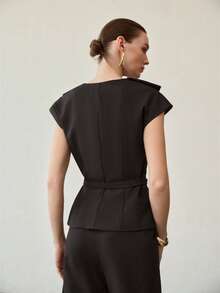 MOTF PREMIUM 裹身式腰带修身西装外套 - 黑色 - 查看 3