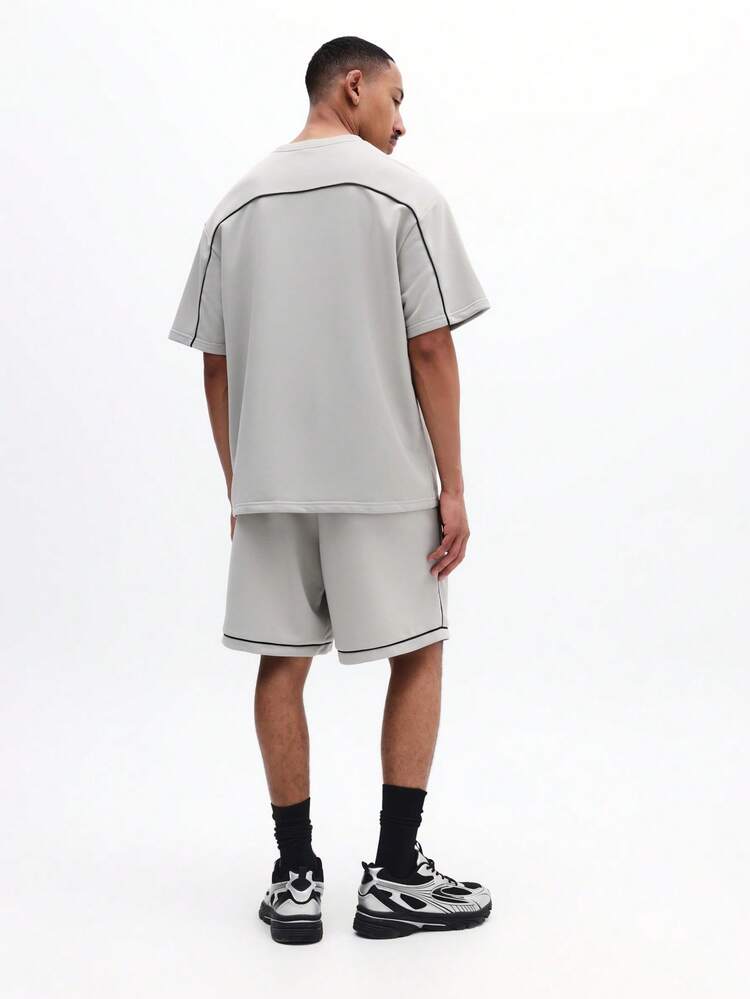 Conjunto de Camiseta Oversized e Shorts Masculino com Detalhes em Piping Preto em Contraste, Roupa de Descanso Casual em Duas Peças