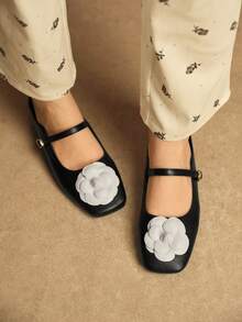 Rosivie 3D Floral Decor Square Toe Comfortable Casual Flat Shoes, Suitable For Daily Commute - Black and White - View 2