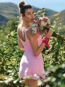 GLOWMODE FeatherFit™-Air 双倍速柔软弹力吸汗褶裥迷你裙，内置短裤侧袋，防滑设计，收腹提臀，露背连体衣，适合低冲击网球、高尔夫、匹克球等运动，日常休闲穿着。 - 粉色 - 查看 3