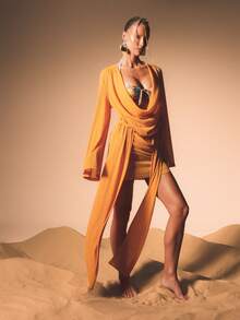 KIZN Vestido mini con cuello de bufanda, drapeado y brillos en color mostaza con mangas largas para ocasiones de fiesta por la noche - Naranja - Ver 1