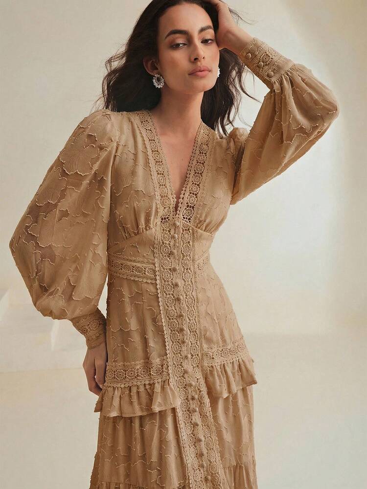 Vestido elegante de mujer de talla pequeña con cuello en V, mangas abullonadas, cintura alta, recortes de encaje y parches para la primavera y el verano