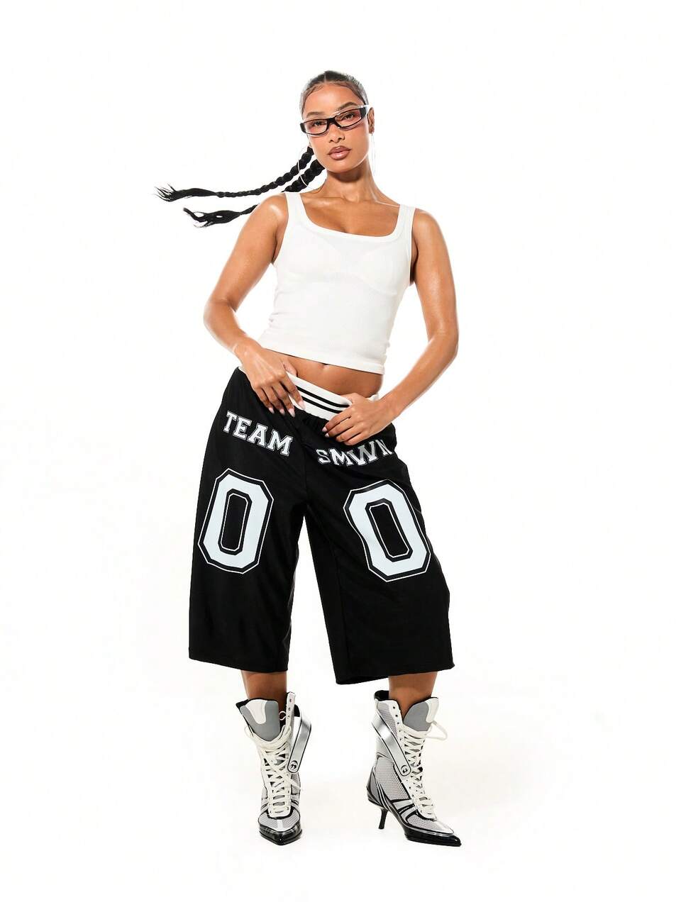 SUMWON Schwarze grafische Jorts mit Boxershort-Bund, Teamzahlen, sportinspirierte weite Beine, knielange Sommer-Casual-Shorts, Weltmeisterschaft sportliches Streetwear-Outfit