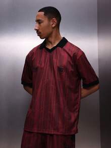 PLAYBOY X SUMWON Áo polo nam màu đỏ tía in họa tiết toàn thân với logo và hình thỏ, tay ngắn, dáng regular fit, cổ bẻ, cài nút. - Đỏ - Xem 2