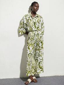 Aveloria Modichic White & Green Contrast Color Ikat Print 2 Pieces Set, Loose Fit Batwing Blouse And Straight Leg Pants, Casual Resort Boho Chic - Green - View 5