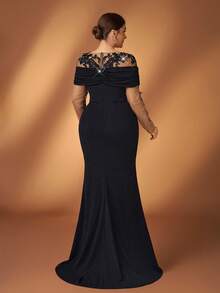 Serin Robe de soirée élégante et luxueuse de grande taille avec appliqués, manches plissées et volantées, coupe sirène. Convient pour les soirées, galas, mariages, mères de mariée. Robe de cérémonie noire élégante, robe de cocktail noire à manches longues, robe de mariée noire en dentelle, robe élégante pour femme - Noir - Voir 6