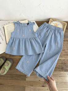 SHEIN Vintaside Kids 2 Stücke/Set Leichte Lässig Passform Süße Floral Stickerei Denim Trägerhemd & Weite Denim Hose für Kleine Mädchen, aus leichtem, weichem Baumwolldenim gefertigt, Muss-haben für Mädchen, geeignet für Frühling/Sommer Lässig, OOTD, Ausflüge, Partys, Neuerscheinung Frühling/Sommer 2026 - Helle Waschung - Übersicht 4