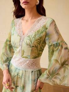 ZEYLAH Đầm cổ chữ V in kỹ thuật số màu xanh lá cây tươi mát lấy cảm hứng từ rừng mưa nhiệt đới, kiểu dáng thanh lịch. - màu xanh lá - Xem 3