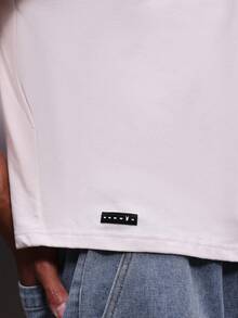 PLAYBOY X SUMWON 男士图案短袖圆领休闲T恤，饰有复古三角印花，假日系列 - 杏色 - 查看 5