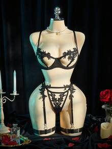 SpicyHot Bộ 5 món đồ lót ren hoa khoét lỗ cực kỳ gợi cảm dành cho nữ - màu đen - Xem 6