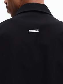 SUMWON Áo sơ mi nam dáng ngắn, cài cúc, in họa tiết graffiti phía trước, tay ngắn, cổ bẻ, kiểu dáng thường ngày. - màu đen - Xem 6