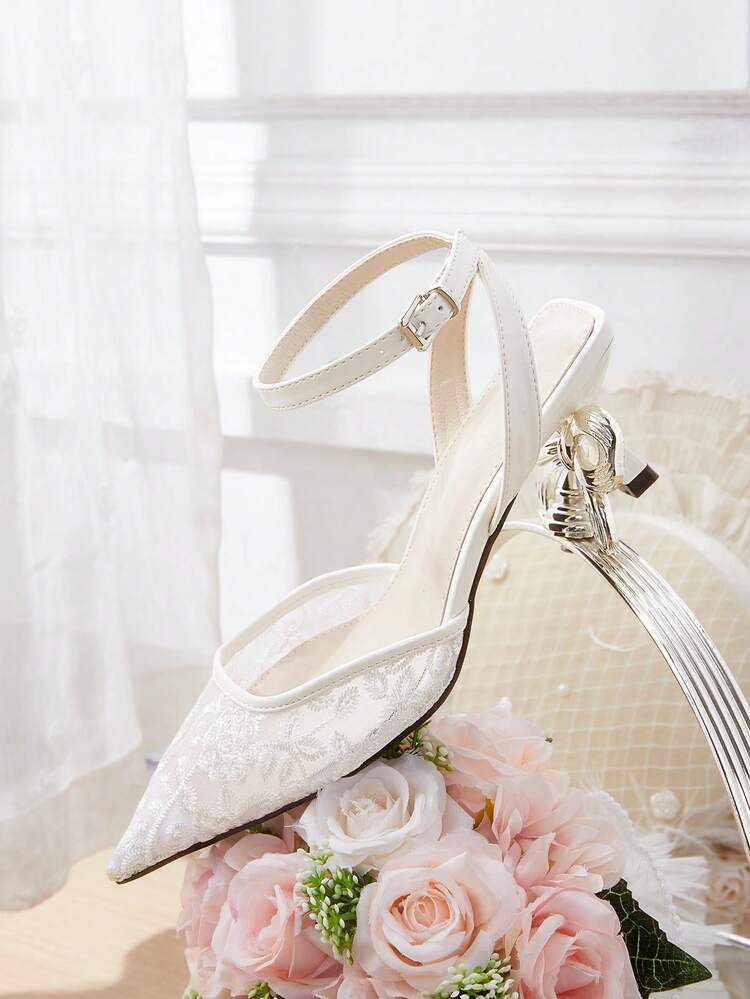 CUCCOO HITCHD フレンチフローラルレースメッシュ ポインテッドトゥ スティレットサンダル、エレガントなフレンチ+優雅な大人のスタイル、レース刺繍、女性の日常通勤、デート、軽めのフォーマルな場面(アフタヌーンティー、小規模パーティーなど)に最適、特にドレスやスカートとの組み合わせに