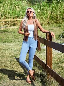 EMERY ROSE Women's Casual Everyday Commute Minimalist Versatile Elastic Waist Skinny Short Jeans - Light Wash - View 6