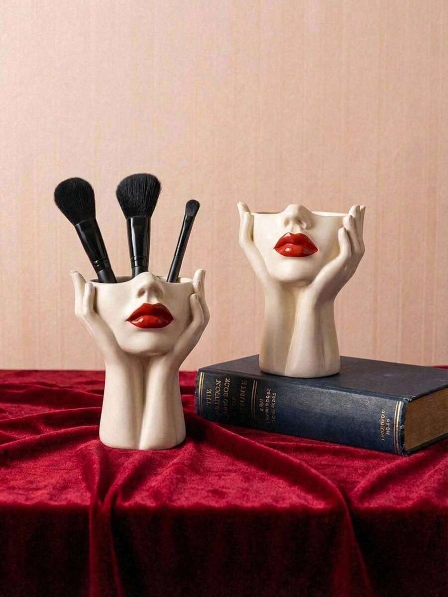 Joivida 1个，优雅树脂化妆刷收纳盒，红色嘴唇图案，轻巧合成树脂材质，独立桌面收纳盒，适用于浴室或梳妆台，可作化妆台、情人节、复活节、周年纪念日、生日礼物。