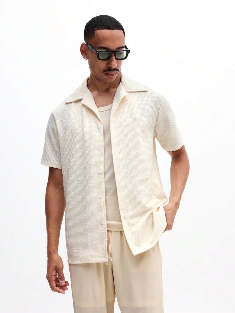 Textured Short Sleeve Button Down Shirt