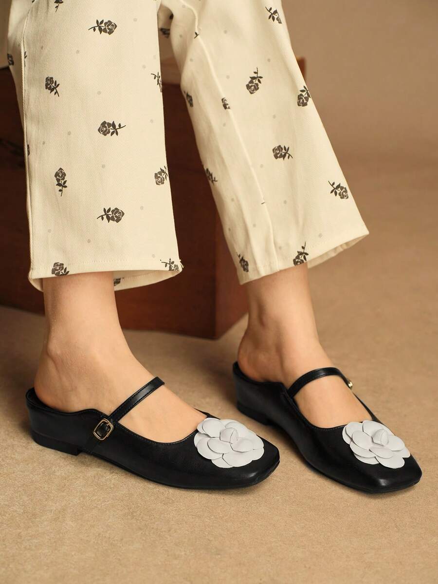 Rosivie 3D Floral Decor Square Toe Comfortable Casual Flat Shoes, Suitable For Daily Commute - Black and White - View 1