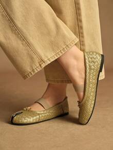Rosivie 女士金色圆头平底玛丽珍分趾鞋，低跟，校园风圣诞节 - 金色 - 查看 3