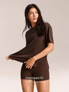 GLOWMODE Tencel™ Modal 4.3英寸 Everymode 柔软丝滑宽松T恤 & FeatherFit™ 轻盈如丝、吸汗速干交叉腰部骑行短裤，适合低强度健身房、骑行、锻炼、跑步、日常运动穿着 - 棕色 - 查看 3