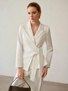 MOTF PREMIUM 裹身结修身西装外套 - 白色 - 查看 5