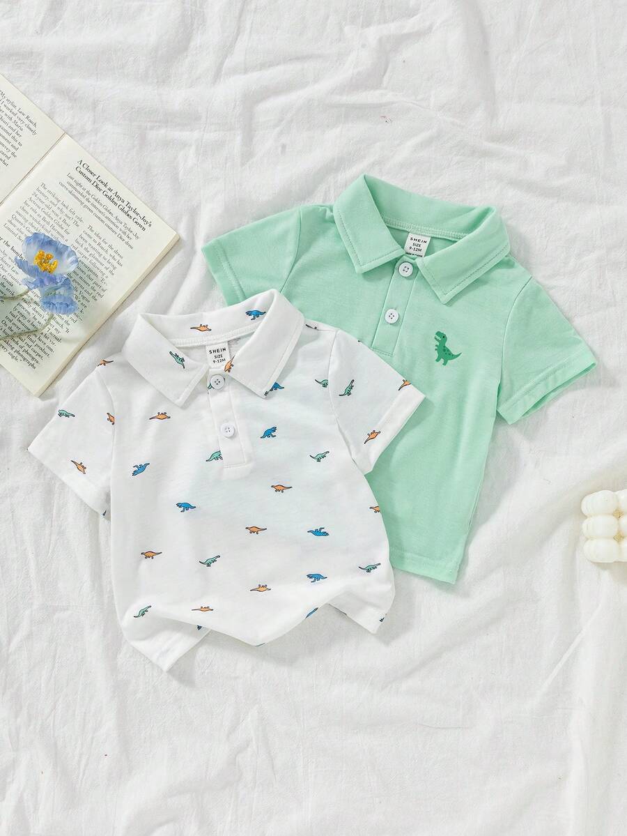SHEIN Vintaside Kids 男婴夏季POLO衫两件套,采用针织面料,宽松版型,厚度适中,藏蓝色调沉稳大气,条纹印花时尚亮眼,展现休闲活力。POLO领设计增添一丝优雅,适合玩耍,搭配牛仔短裤和运动鞋,宛如一位帅气的小绅士。也适合居家休闲、婚礼、度假、学校学习、演出活动、参加派对等场合。 - 彩色 - 查看 1