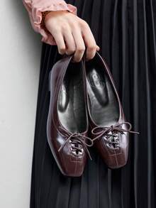 CUCCOO BIZCHIC 女士深棕色漆皮方头系带平底鞋，实用百搭，适合办公室通勤。 - 鏽棕色 - 查看 1