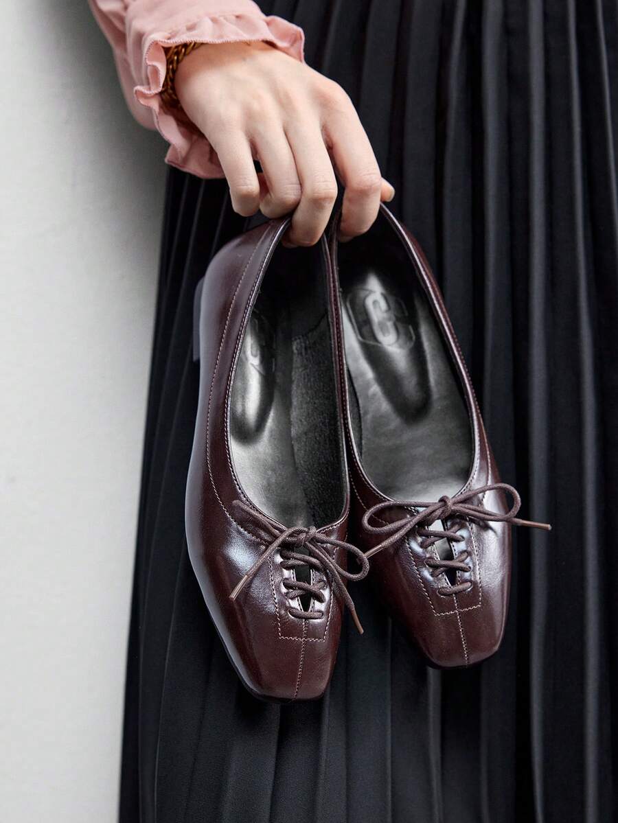 CUCCOO BIZCHIC 女士深棕色漆皮方头系带平底鞋，实用百搭，适合办公室通勤。 - 鏽棕色 - 查看 1