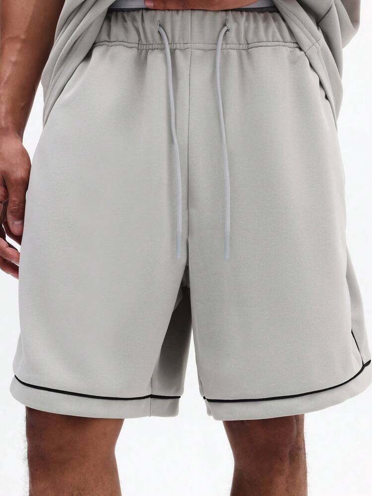 Conjunto de Camiseta Oversized e Shorts Masculino com Detalhes em Piping Preto em Contraste, Roupa de Descanso Casual em Duas Peças