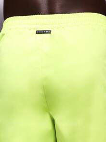 PLAYBOY X SUMWON 男士必备夏季沙滩泳裤，竖款Logo印花，弹性腰带，中长款，荧光色泳裤 - 黃色 - 查看 7