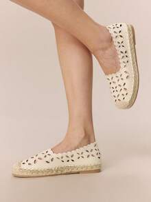 Styleloop 女士度假休闲镂空刺绣编织平底鞋 - 米色 - 查看 2