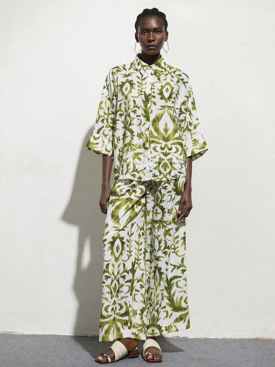 Aveloria Modichic White & Green Contrast Color Ikat Print 2 Pieces Set, Loose Fit Batwing Blouse And Straight Leg Pants, Casual Resort Boho Chic - Green - View 1
