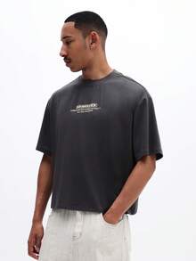 SUMWON Men's Charcoal Grey Box Fit Graphic T-Shirt With Full Back Piston Print And Text - Grey - View 2