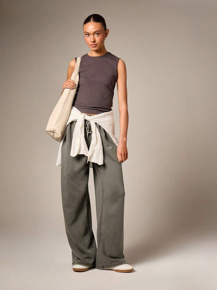 AiiRZ Relaxed Wide Leg Drawstring Sweatpants With Signature Embroidered Logo Casual Loungewear Joggers For Everyday Comfort - Grey - View 5