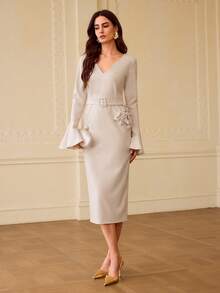 ZEYLAH Vestido ajustado elegante con cuello en V, unicolor y mangas acampanadas - Blanco - Ver 2