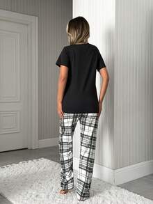 SHEIN PLUS SIZE Cotton 2 Pcs V Neck Black Top With Plaid Heart Print,Short Sleeve And Relaxed Long Pants Lounge Pajama Set - Black and White - View 2