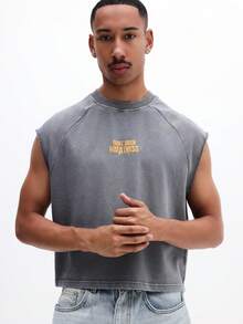 SUMWON 男士休闲短款宽松版型“别急于追求伟大”标语无袖背心 夏季街头服饰 - 灰色 - 查看 3