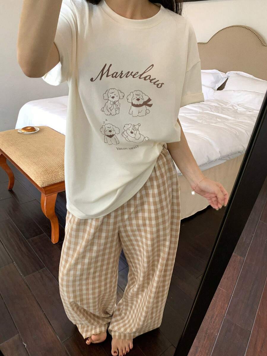 DAZY Conjunto de pijama de camiseta de manga corta con cuello redondo y estampado de letras y perro de dibujos animados, y pantalones a cuadros para adolescentes en verano - Albaricoque - Ver 1