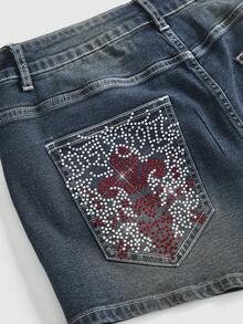 ROMWE Quần short denim cỡ lớn đính đá hình thánh giá kiểu Gothic cổ điển Y2K. - Màu xanh lam - Xem 2