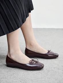 CUCCOO BIZCHIC 女士深棕色漆皮方头系带平底鞋，实用百搭，适合办公室通勤。 - 鏽棕色 - 查看 3