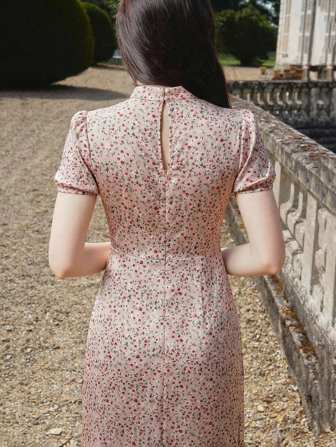 Pink Floral Print Vintage Style Fitted Woven Dress With High Neck Going Out Dress Office Outfits For Women Pink Floral Dress French Style Dress Spring Summer Dress Vintage Dress Parisian Dress Elegant Floral Dress Vintage Style Dress Women Elegant Outfits Women Dresses Elegant Classic